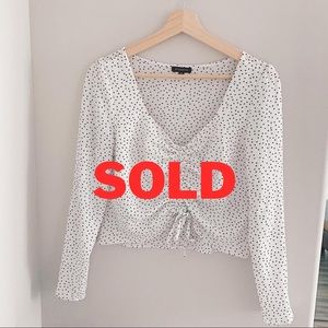 RUCHED POLKA DOT LONGSLEEVE TOP